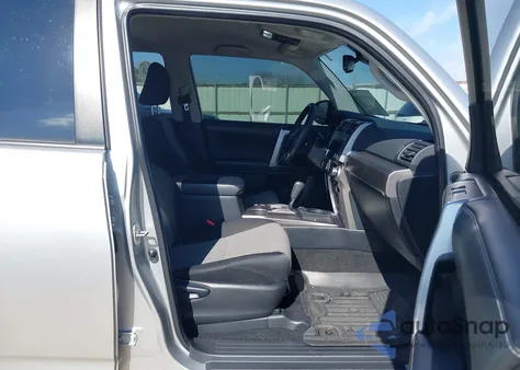 2022 Toyota 4Runner Sr5 из США, поврежденный, VIN JTEEU5JR2N5254173